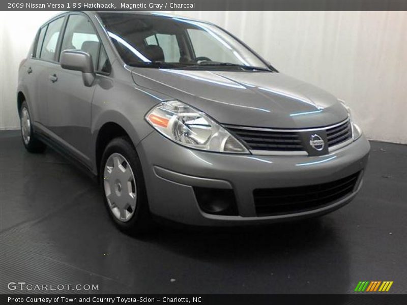 Magnetic Gray / Charcoal 2009 Nissan Versa 1.8 S Hatchback