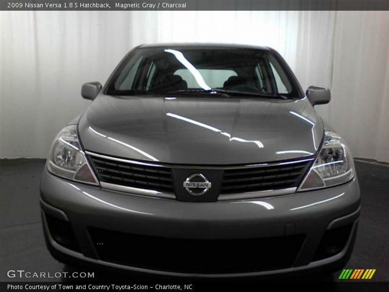 Magnetic Gray / Charcoal 2009 Nissan Versa 1.8 S Hatchback