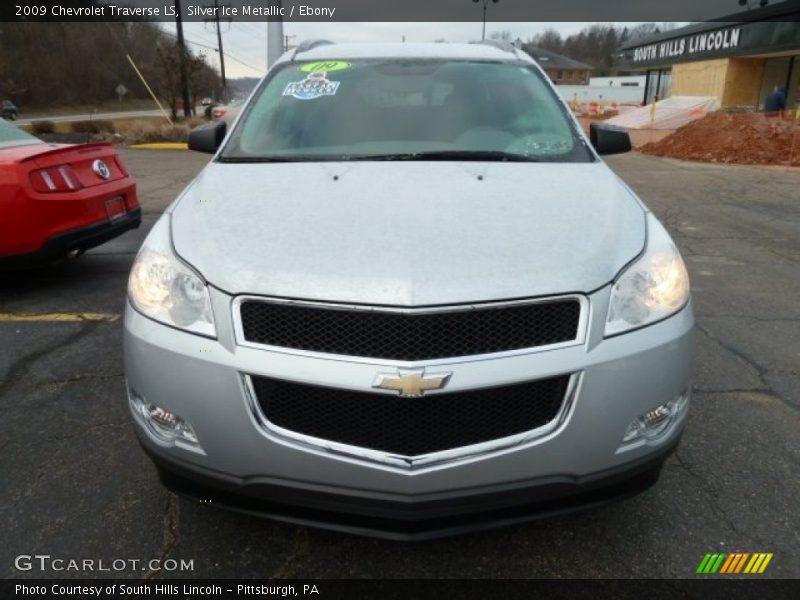 Silver Ice Metallic / Ebony 2009 Chevrolet Traverse LS