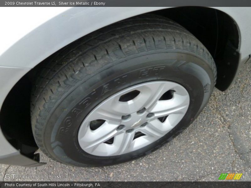 Silver Ice Metallic / Ebony 2009 Chevrolet Traverse LS