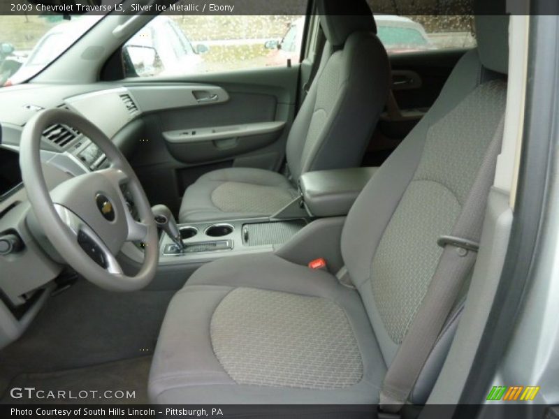 Silver Ice Metallic / Ebony 2009 Chevrolet Traverse LS