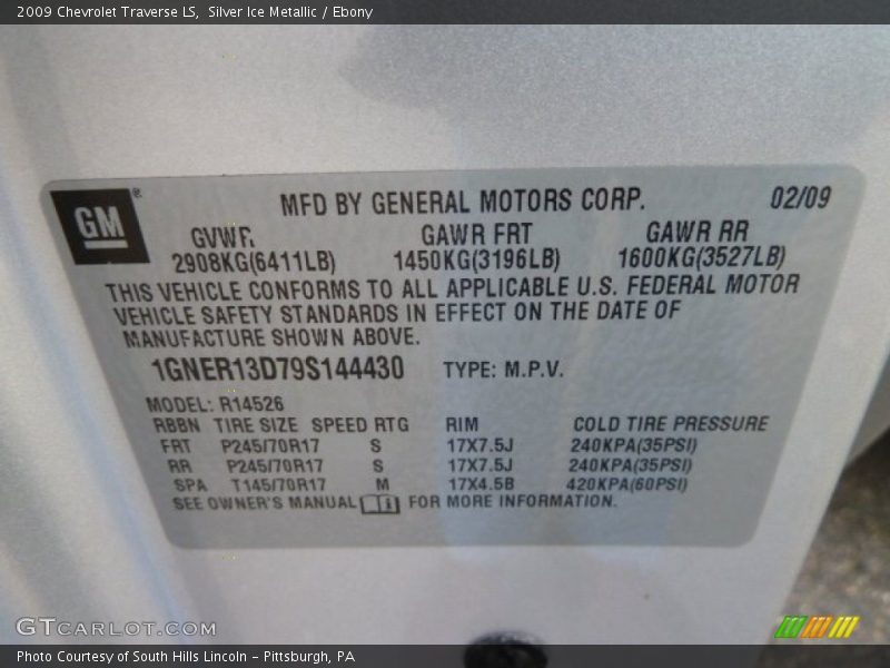 Silver Ice Metallic / Ebony 2009 Chevrolet Traverse LS