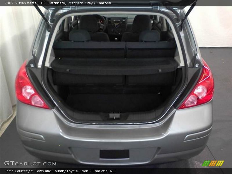 Magnetic Gray / Charcoal 2009 Nissan Versa 1.8 S Hatchback