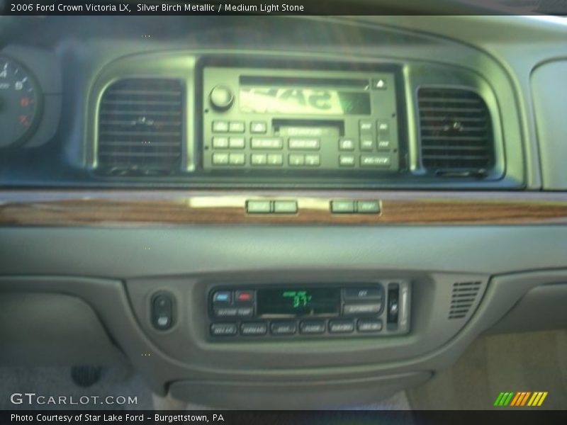 Silver Birch Metallic / Medium Light Stone 2006 Ford Crown Victoria LX