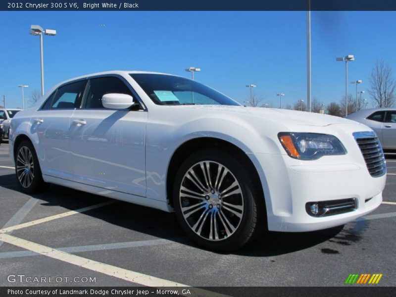 Bright White / Black 2012 Chrysler 300 S V6