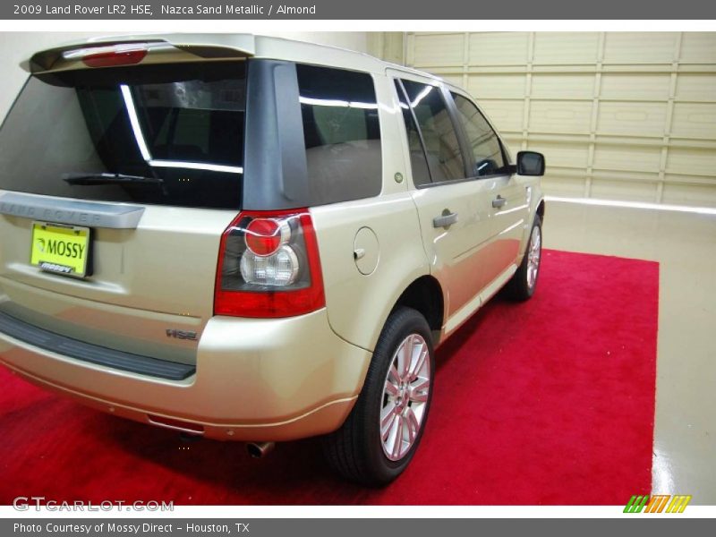 Nazca Sand Metallic / Almond 2009 Land Rover LR2 HSE