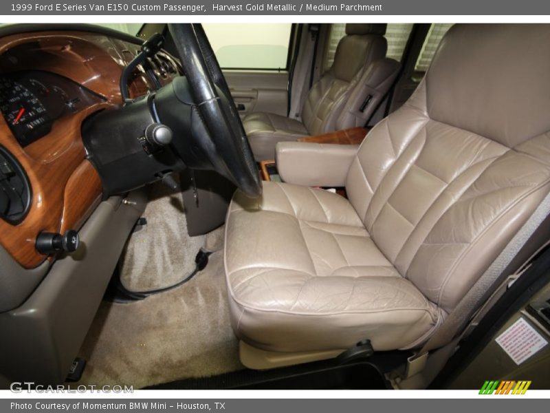 Harvest Gold Metallic / Medium Parchment 1999 Ford E Series Van E150 Custom Passenger