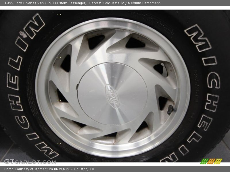 Harvest Gold Metallic / Medium Parchment 1999 Ford E Series Van E150 Custom Passenger