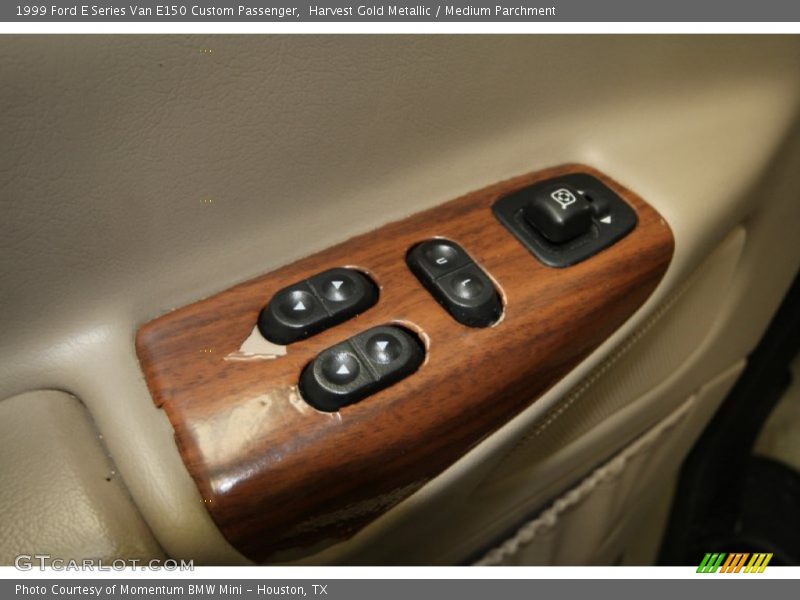 Harvest Gold Metallic / Medium Parchment 1999 Ford E Series Van E150 Custom Passenger