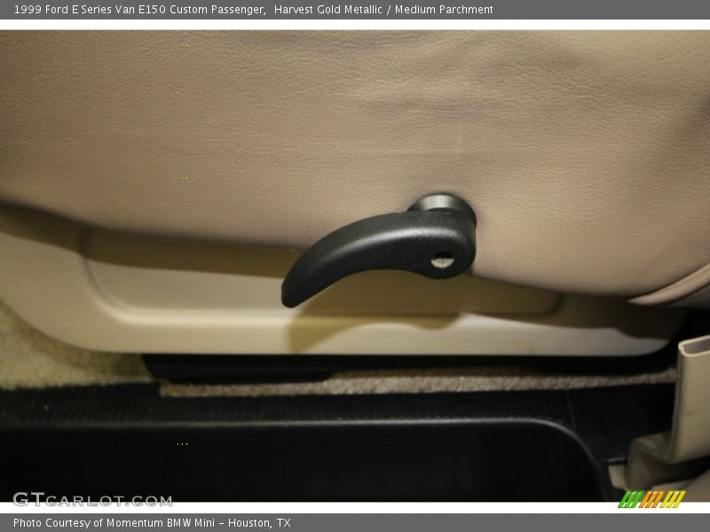 Harvest Gold Metallic / Medium Parchment 1999 Ford E Series Van E150 Custom Passenger