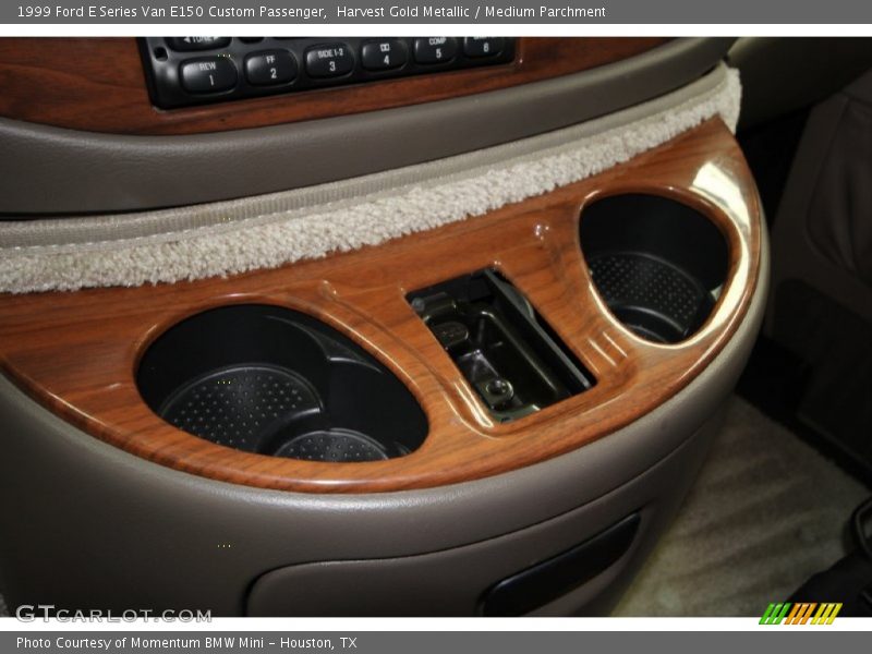 Harvest Gold Metallic / Medium Parchment 1999 Ford E Series Van E150 Custom Passenger