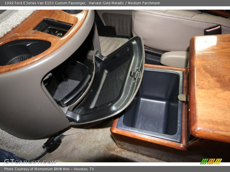 Harvest Gold Metallic / Medium Parchment 1999 Ford E Series Van E150 Custom Passenger