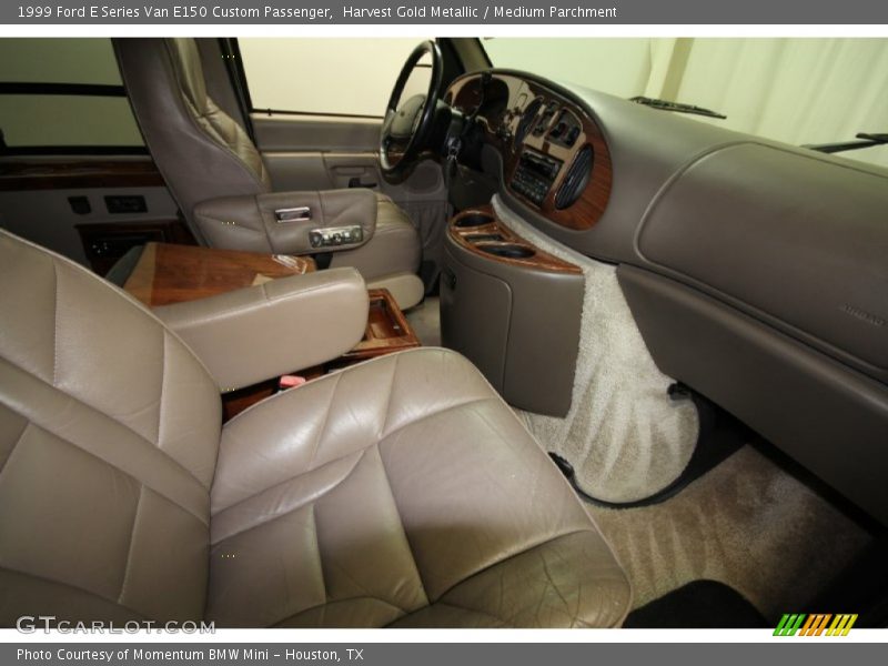 Harvest Gold Metallic / Medium Parchment 1999 Ford E Series Van E150 Custom Passenger