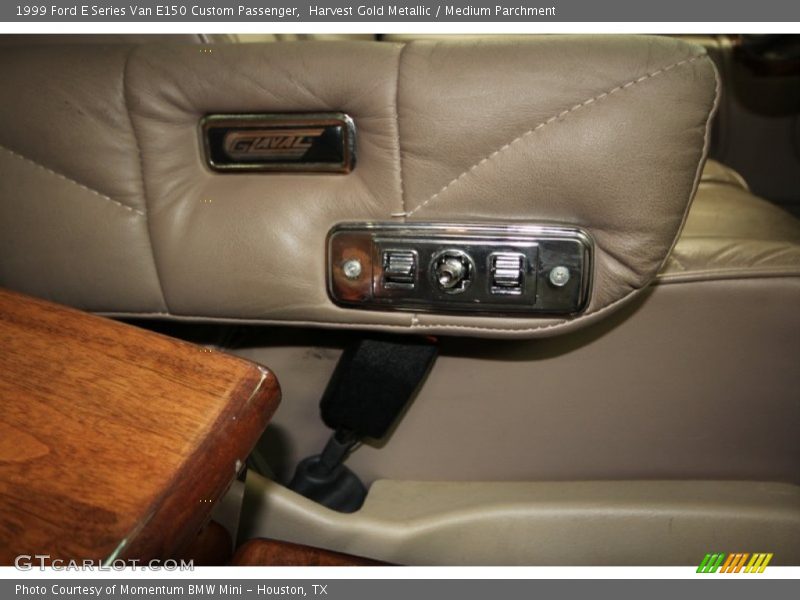 Harvest Gold Metallic / Medium Parchment 1999 Ford E Series Van E150 Custom Passenger
