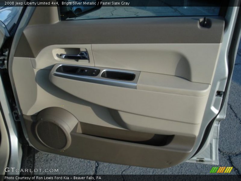 Bright Silver Metallic / Pastel Slate Gray 2008 Jeep Liberty Limited 4x4