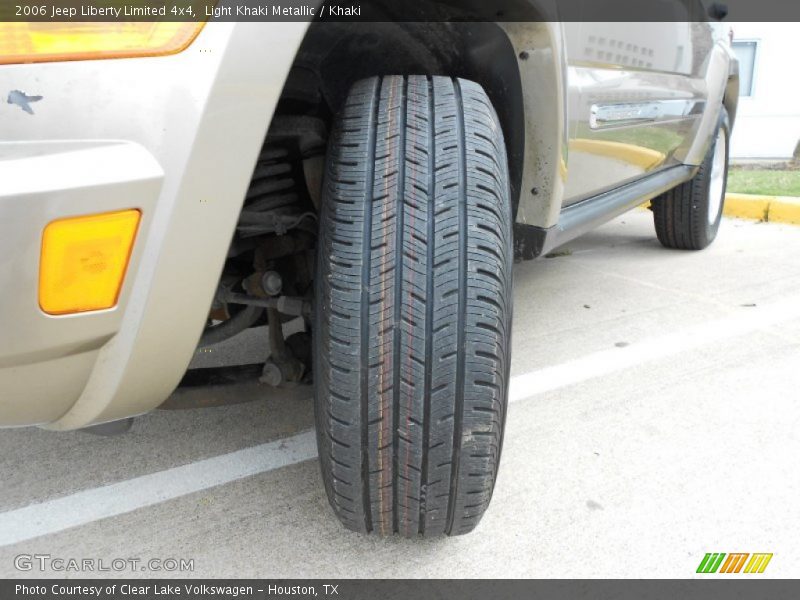 Light Khaki Metallic / Khaki 2006 Jeep Liberty Limited 4x4