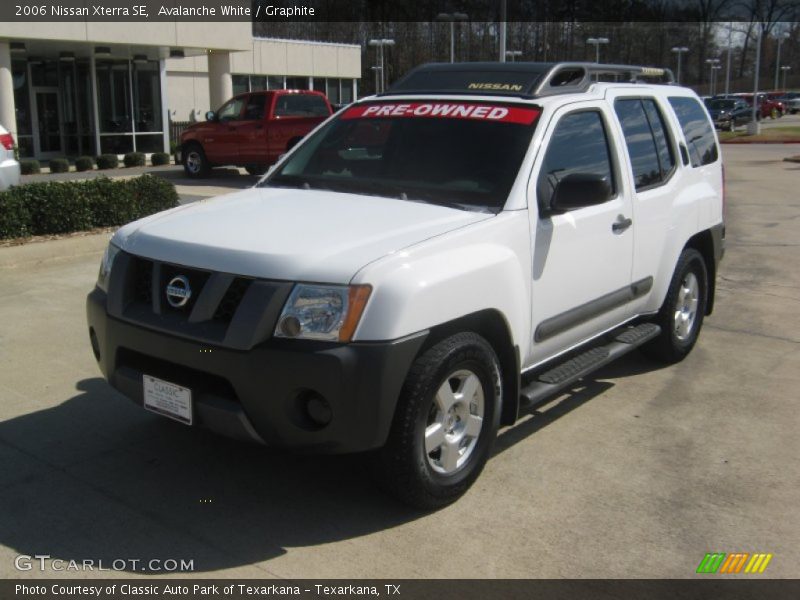Avalanche White / Graphite 2006 Nissan Xterra SE