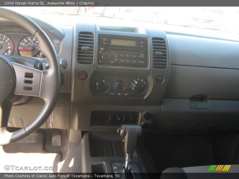 Avalanche White / Graphite 2006 Nissan Xterra SE