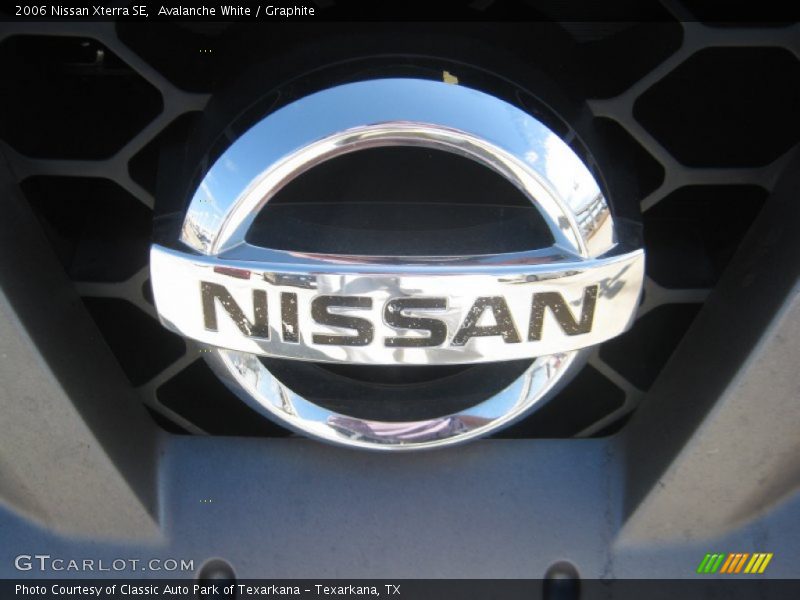 Avalanche White / Graphite 2006 Nissan Xterra SE