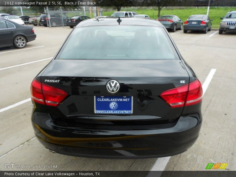 Black / Titan Black 2012 Volkswagen Passat 2.5L SE