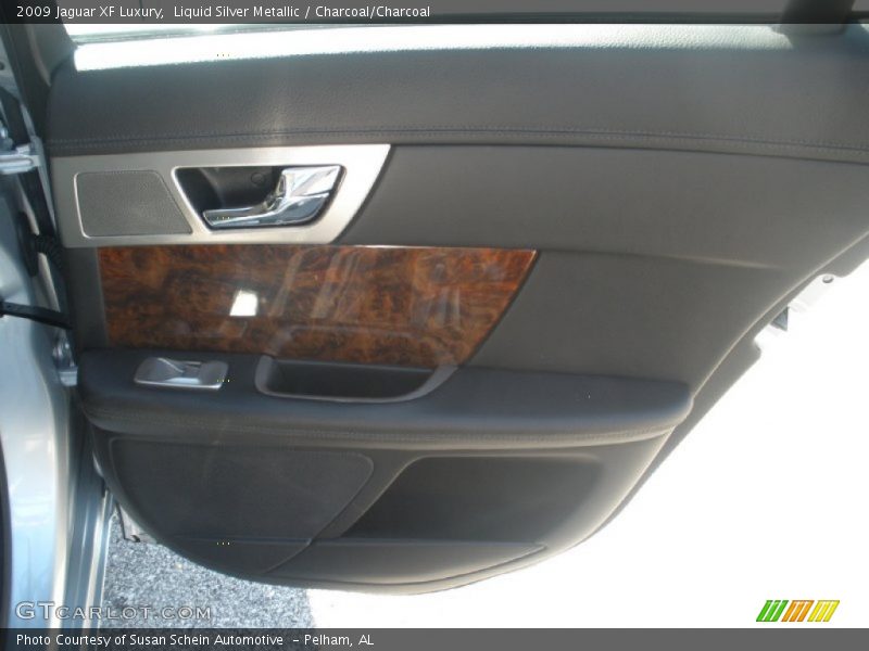 Liquid Silver Metallic / Charcoal/Charcoal 2009 Jaguar XF Luxury