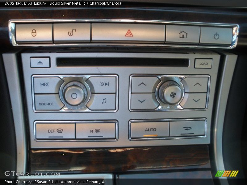 Liquid Silver Metallic / Charcoal/Charcoal 2009 Jaguar XF Luxury