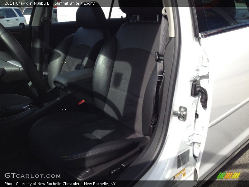 Summit White / Ebony 2011 Chevrolet Malibu LT
