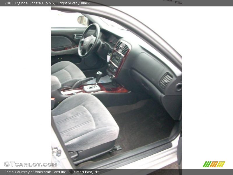 Bright Silver / Black 2005 Hyundai Sonata GLS V6