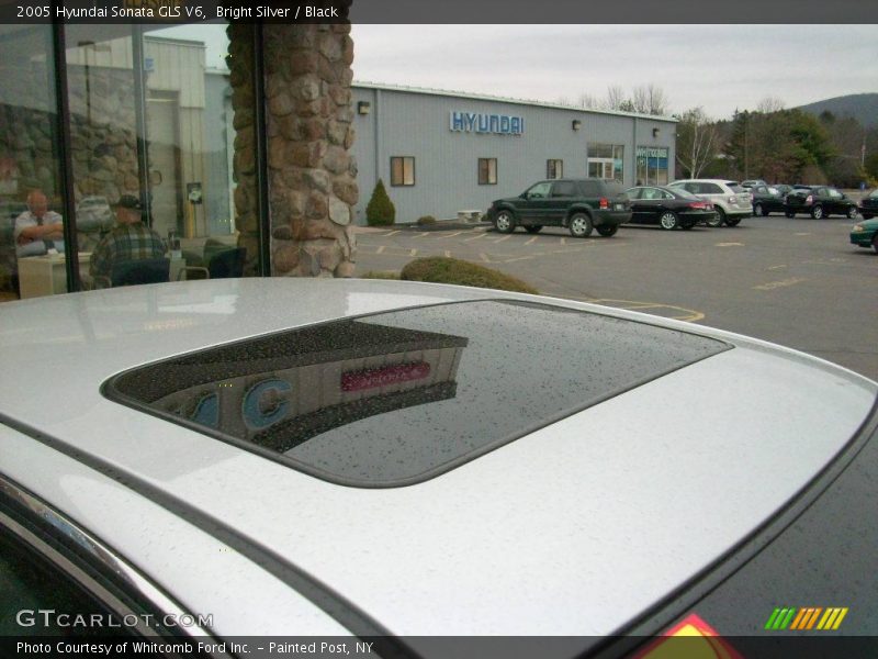 Bright Silver / Black 2005 Hyundai Sonata GLS V6
