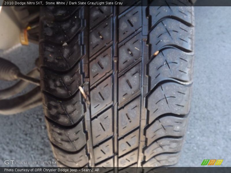 Stone White / Dark Slate Gray/Light Slate Gray 2010 Dodge Nitro SXT