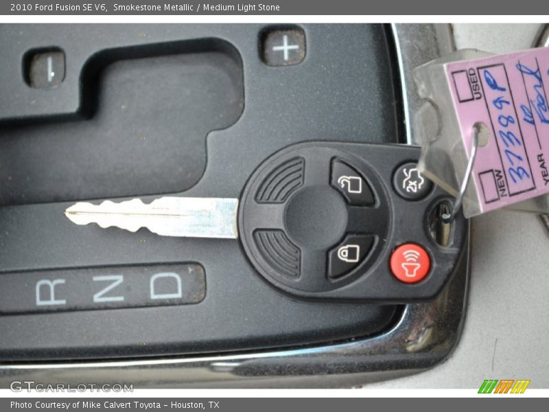 Keys of 2010 Fusion SE V6