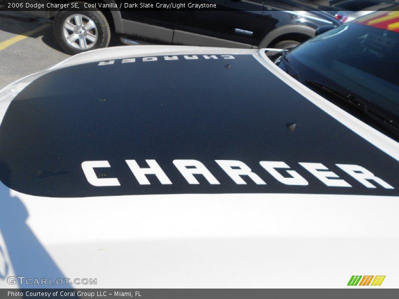 Cool Vanilla / Dark Slate Gray/Light Graystone 2006 Dodge Charger SE