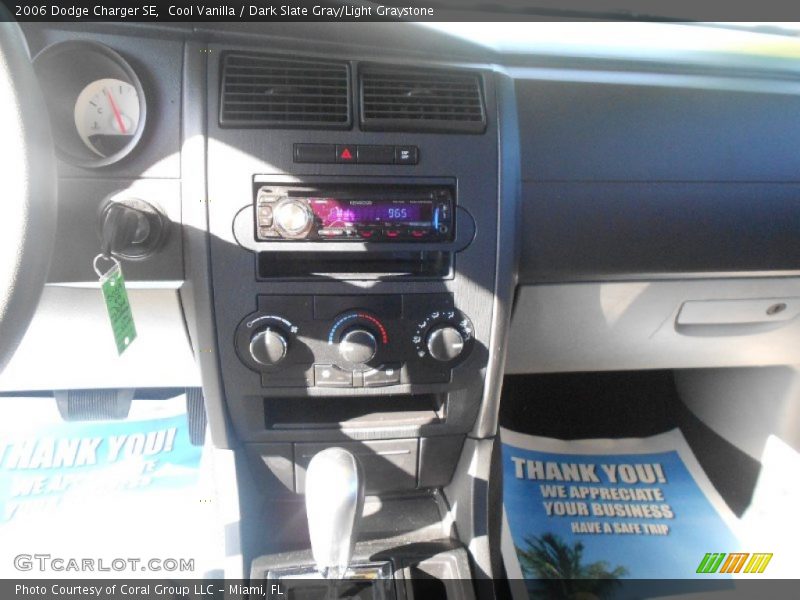 Cool Vanilla / Dark Slate Gray/Light Graystone 2006 Dodge Charger SE