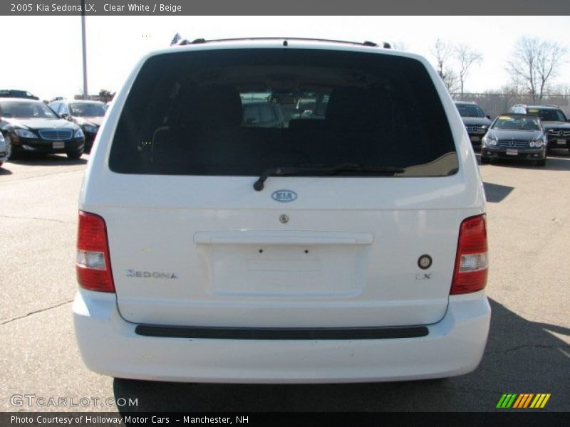 Clear White / Beige 2005 Kia Sedona LX