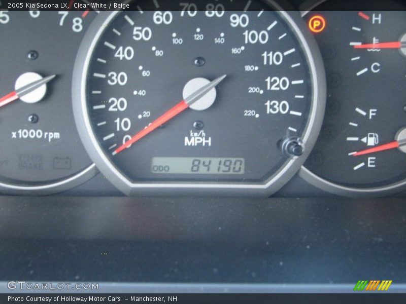 Clear White / Beige 2005 Kia Sedona LX