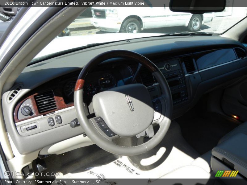 Vibrant White / Medium Light Stone 2010 Lincoln Town Car Signature Limited