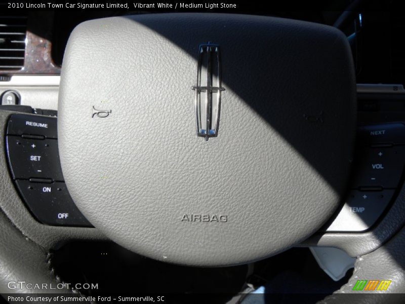 Vibrant White / Medium Light Stone 2010 Lincoln Town Car Signature Limited