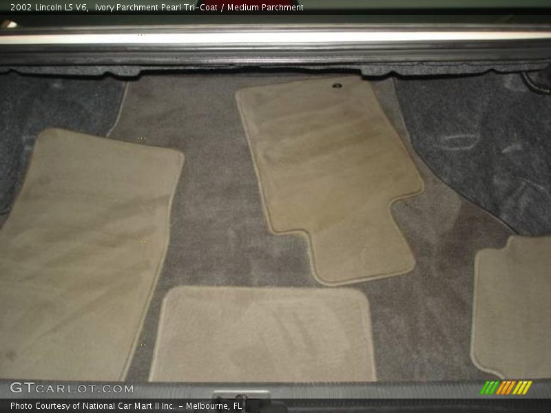 Ivory Parchment Pearl Tri-Coat / Medium Parchment 2002 Lincoln LS V6