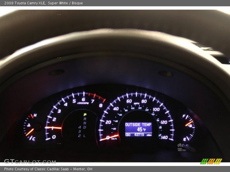 Super White / Bisque 2009 Toyota Camry XLE