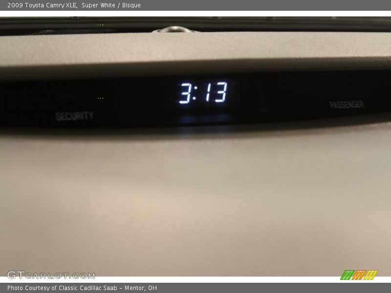 Super White / Bisque 2009 Toyota Camry XLE