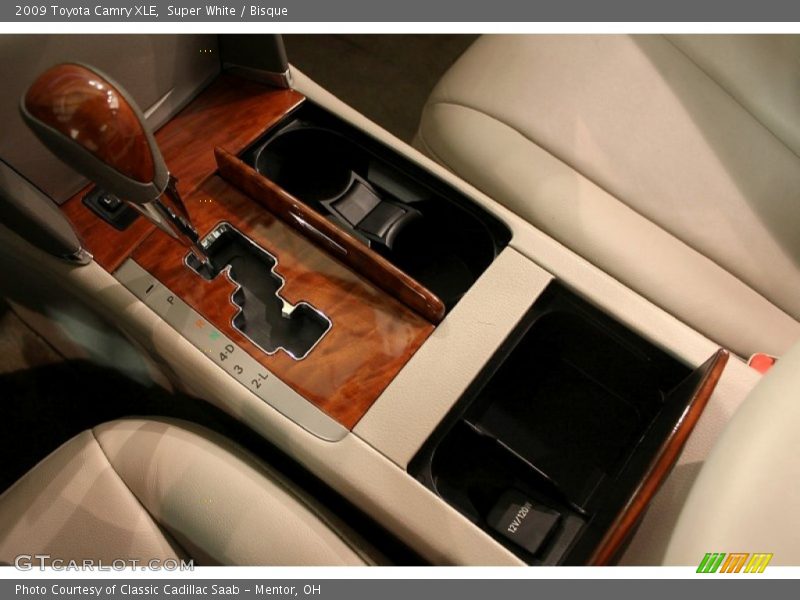 Super White / Bisque 2009 Toyota Camry XLE