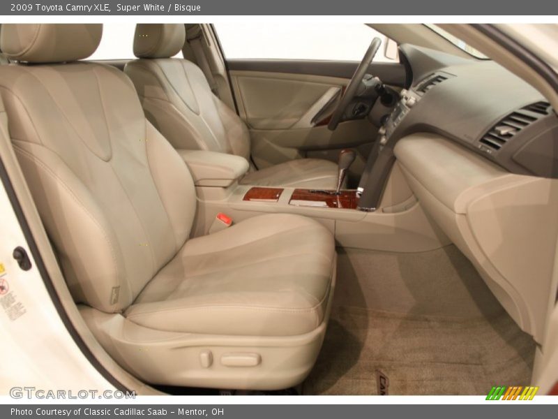 Super White / Bisque 2009 Toyota Camry XLE