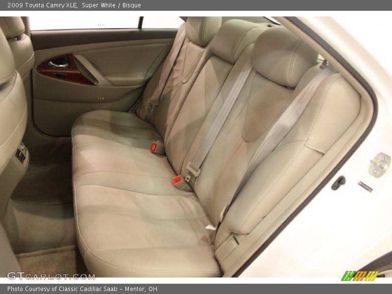 Super White / Bisque 2009 Toyota Camry XLE