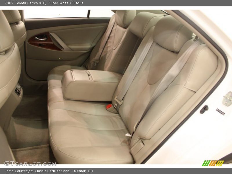 Super White / Bisque 2009 Toyota Camry XLE