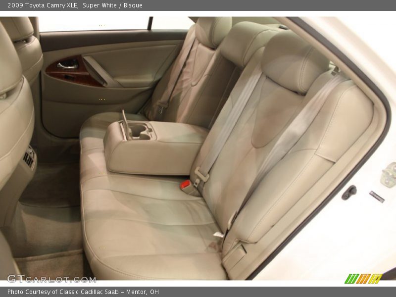 Super White / Bisque 2009 Toyota Camry XLE