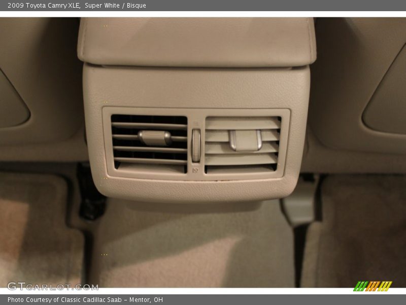 Super White / Bisque 2009 Toyota Camry XLE