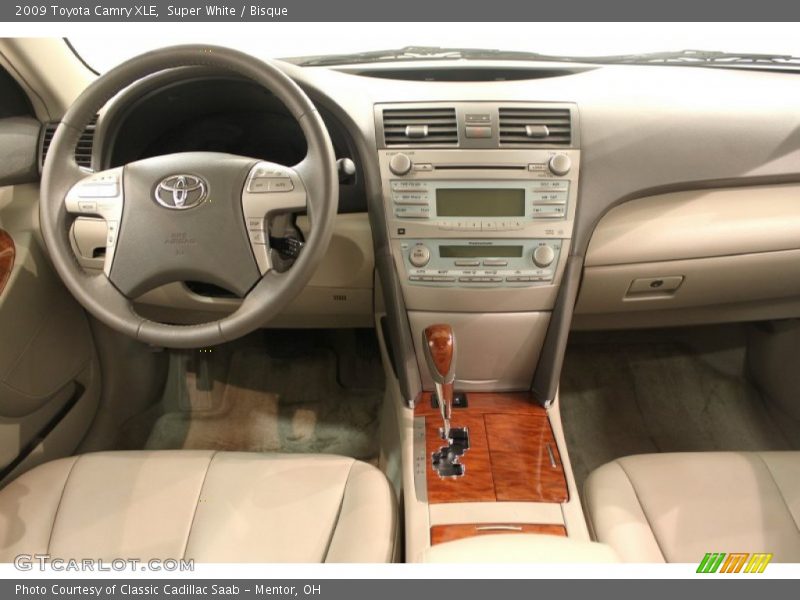Super White / Bisque 2009 Toyota Camry XLE