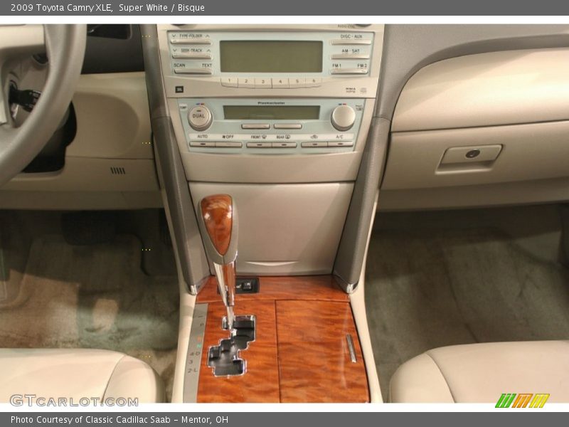 Super White / Bisque 2009 Toyota Camry XLE