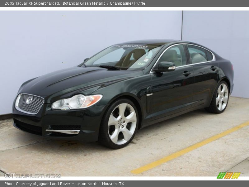 Front 3/4 View of 2009 XF Supercharged