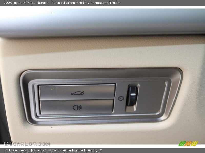 Botanical Green Metallic / Champagne/Truffle 2009 Jaguar XF Supercharged